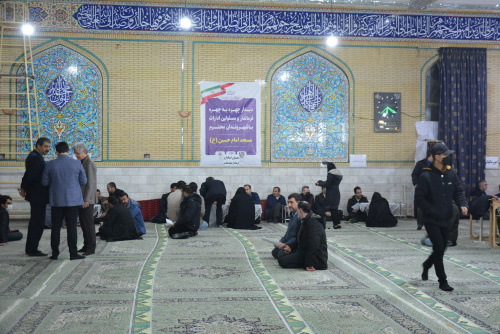 دیدار صمیمی مدیران با مردم، در مسجد امام حسین‌ علیه‌السلام مشهد