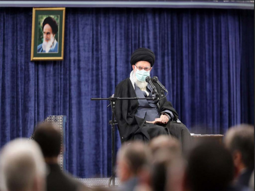آینده ملت و دورنمای پیشرفت ایران بسیار روشن‌تر از پیش‌بینی‌های کنونی است