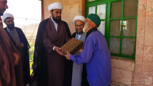 تکریم امام جماعت مسجد روستای راوخ، بام