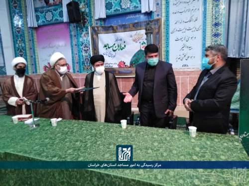 تقدیم حکم انتصاب مدیر جدید مرکز رسیدگی به امور مساجد شهرستان بجستان