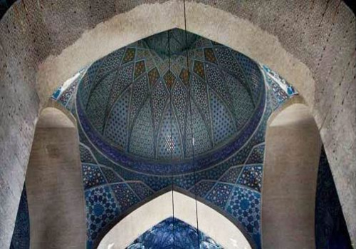 تزئینات بکار رفته در معماری مساجد محل تلاقی هنر و دین است 