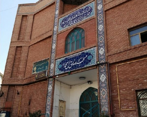 مسجدی که به همت دانش‌آموزان، برقرار شده است