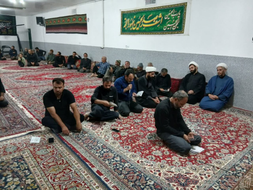 حضور حجت الاسلام والمسلمین دهقانی رئیس مرکز رسیدگی به امور مساجد استان در جمع عزاداران روستای رهنیشک
