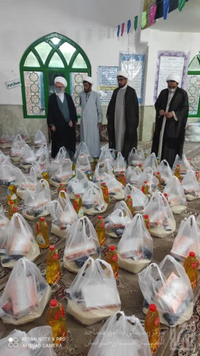 500بسته غذایی توسط امام جماعت طرح هدایت در تایباد توزیع شد
