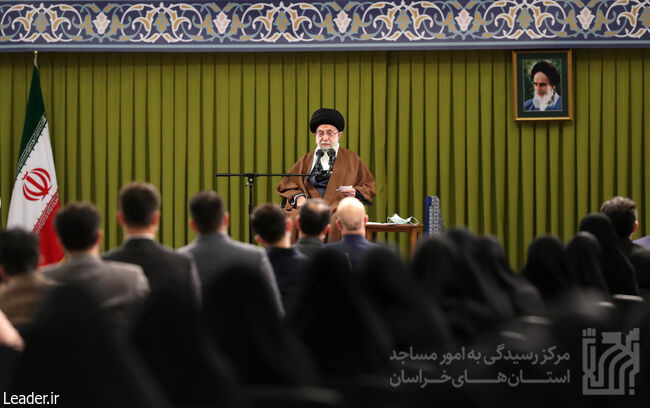 رهبر معظم انقلاب اسلامی در دیدار جمعی از دانشجویان و تشکل‌های دانشجویی
