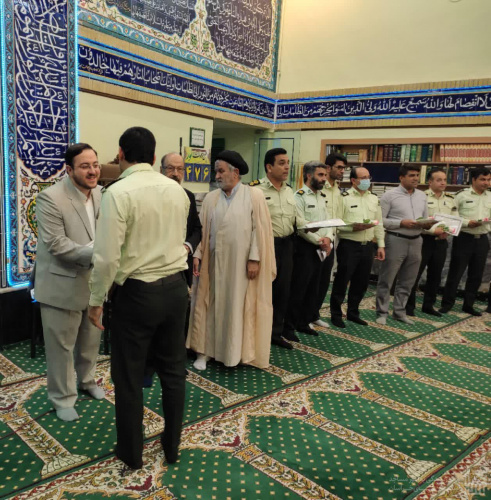 تجلیل از نیروی انتظامی و بسیجیان حافظ امنیت در مسجد امام‌رضا علیه‌السلام 